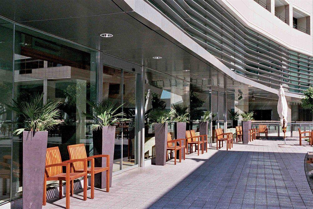 Eurostars Grand Marina Hotel Gl Barcelona Ngoại thất bức ảnh The outdoor seating area