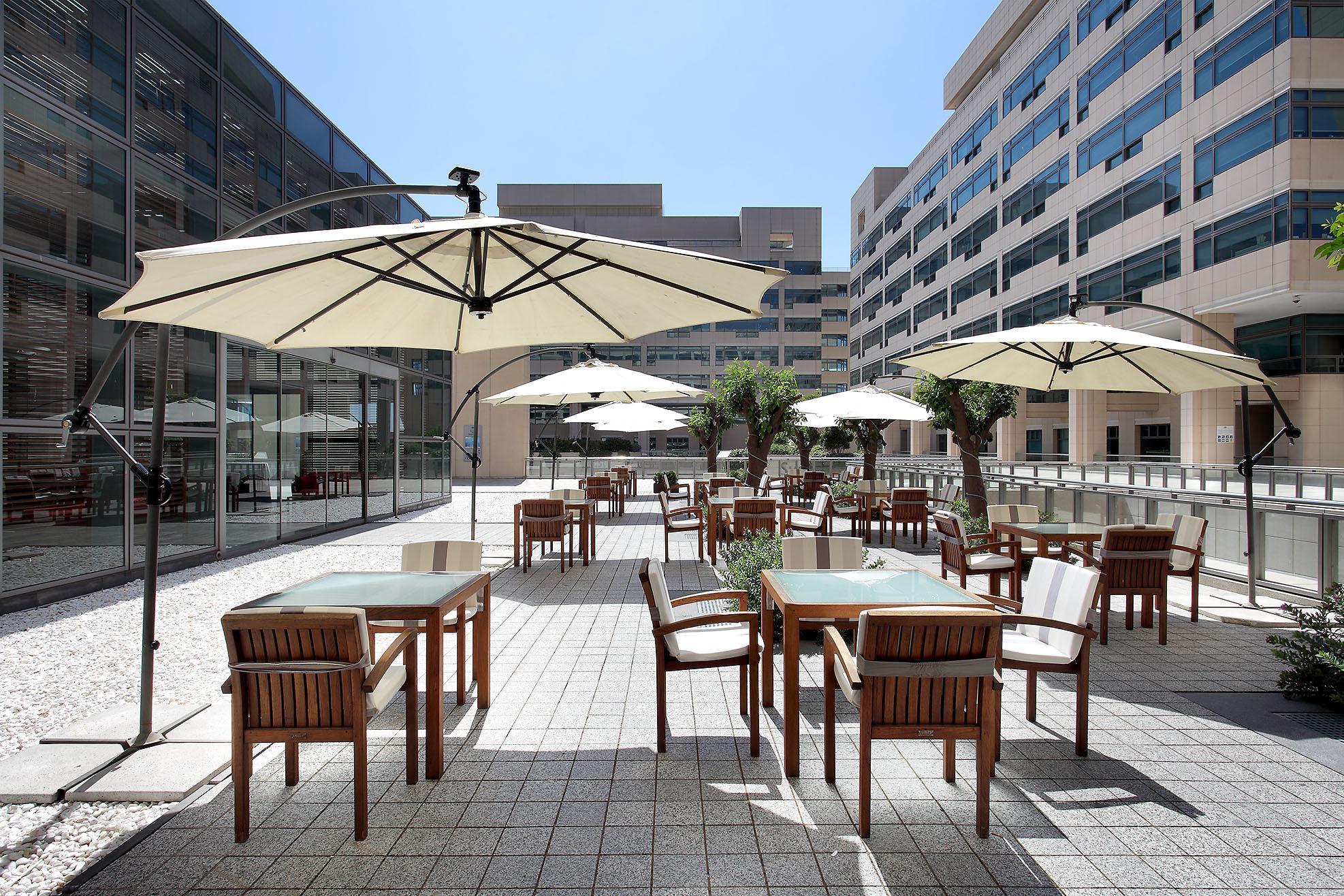 Eurostars Grand Marina Hotel Gl Barcelona Ngoại thất bức ảnh The courtyard of the hospital