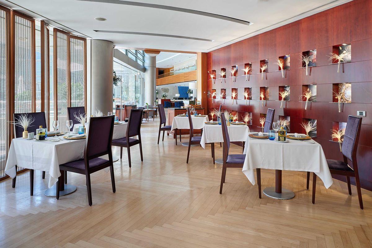Eurostars Grand Marina Hotel Gl Barcelona Ngoại thất bức ảnh The restaurant