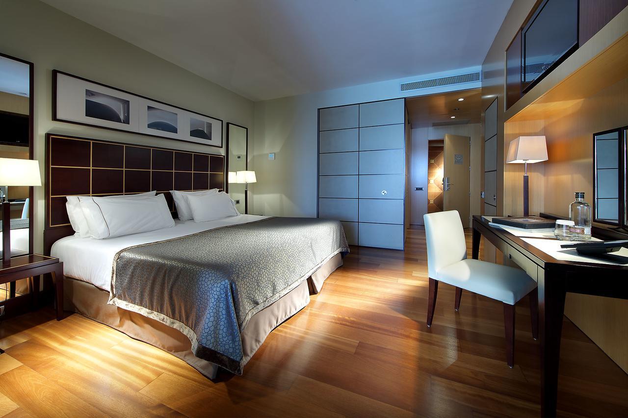Eurostars Grand Marina Hotel Gl Barcelona Ngoại thất bức ảnh A room at the hotel